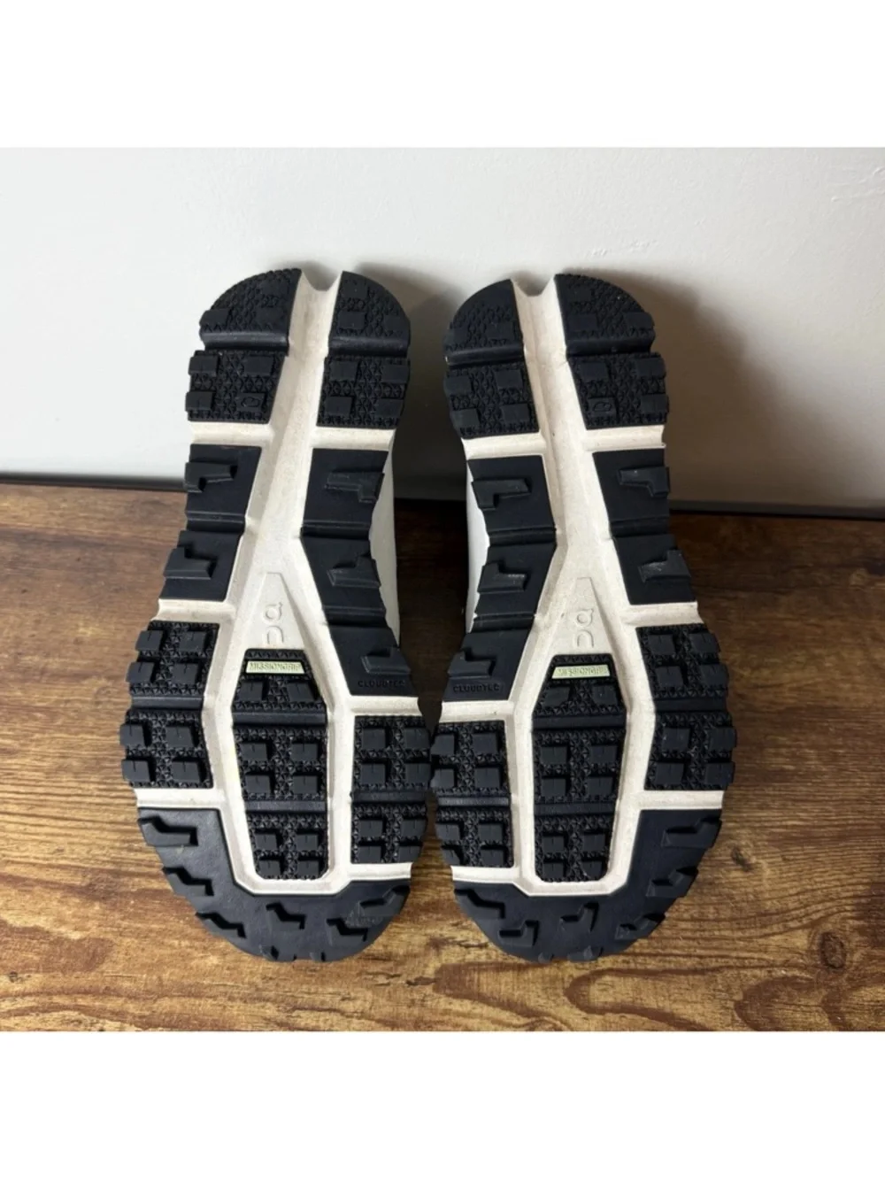 On Cloudultra 2 All Terrain Running Shoes Women's Size 7.5 Black White Helion - Picture 10 of 11